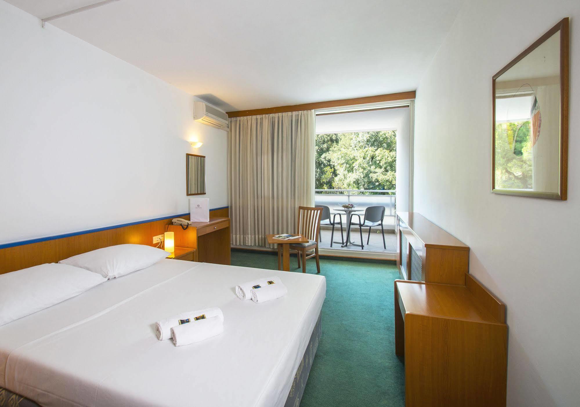 Hotel Amfora Рабац Екстер'єр фото